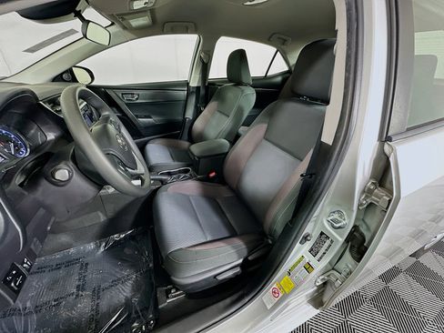Used 2018 Toyota Corolla LE FWD image 12