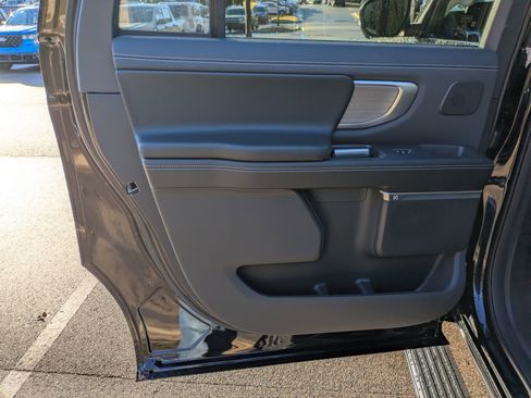 New 2025 Ford Expedition Max Platinum w/ Driver's Package image 28