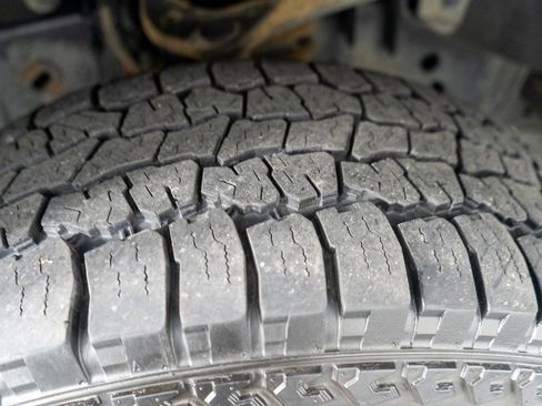 Used 2015 Ford F150 Lariat w/ Equipment Group 502A Luxury image 34