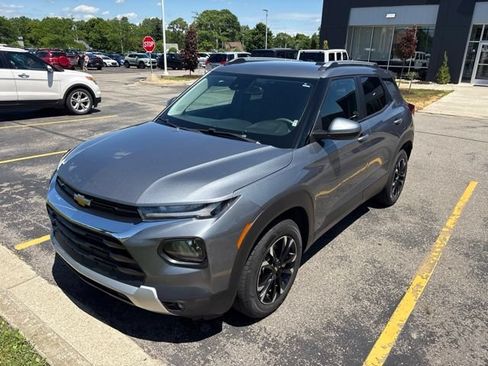Used 2021 Chevrolet TrailBlazer LT w/ Convenience Package FWD image 1