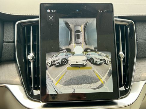 New 2026 Volvo XC90 B6 Ultra w/ Protection Package Premier image 19