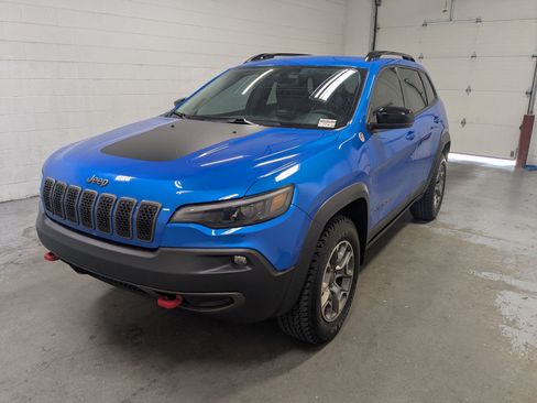 Used 2022 Jeep Cherokee Trailhawk w/ Comfort/Convenience Group AWD/4WD image 11