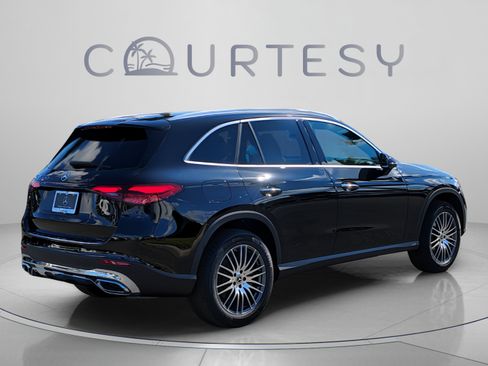 Certified 2026 Mercedes-Benz GLC 300 image 4