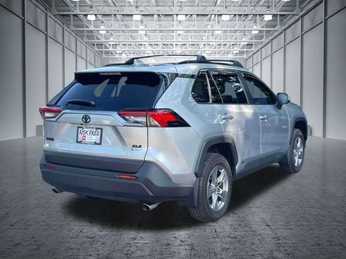 Used 2025 Toyota RAV4 XLE AWD/4WD image 8