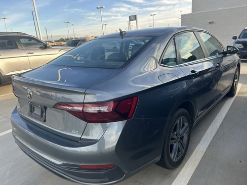 Used 2024 Volkswagen Jetta SE image 11