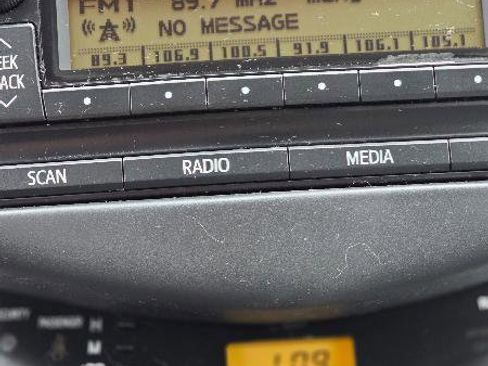 Used 2012 Toyota RAV4 FWD w/ Upgrade Value Pkg image 10