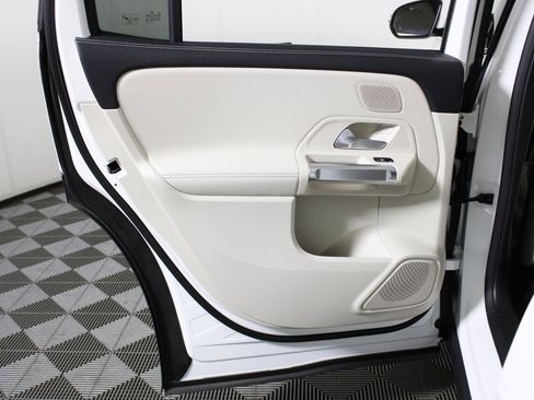 Certified 2024 Mercedes-Benz EQB 350 4MATIC SUV image 27