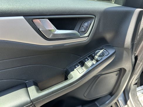 Used 2022 Ford Escape SEL AWD/4WD image 9