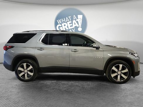 Certified 2023 Chevrolet Traverse LT w/ LT Premium Package AWD/4WD image 2