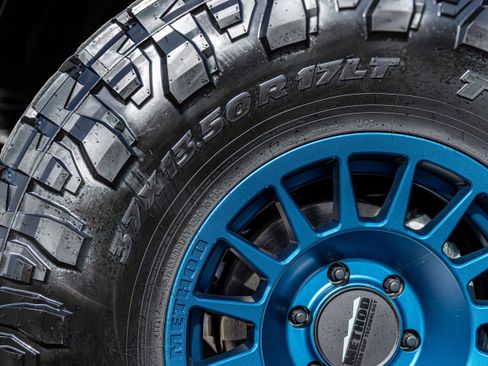 New 2025 Ford Bronco Badlands image 24