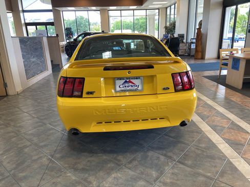 Used 1999 Ford Mustang GT RWD image 3