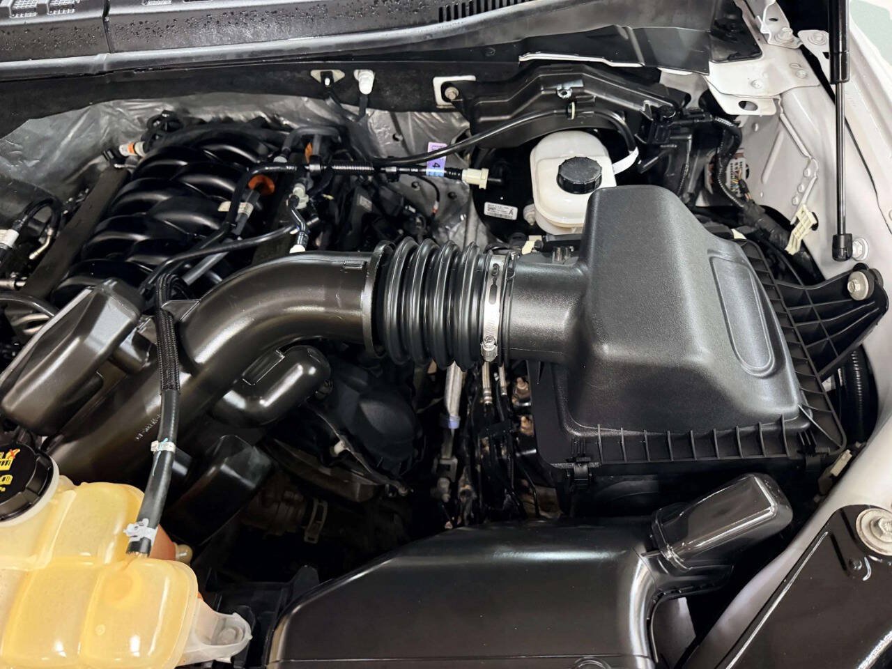 Used 2018 Ford F150 XLT w/ Equipment Group 302A Luxury AWD/4WD image 14