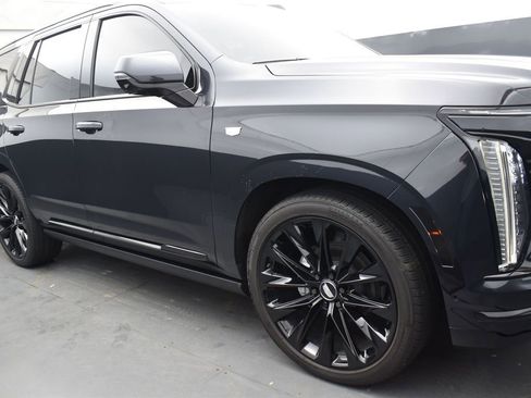 Certified 2026 Cadillac Escalade Platinum Sport w/ LPO, ONYX Package image 40