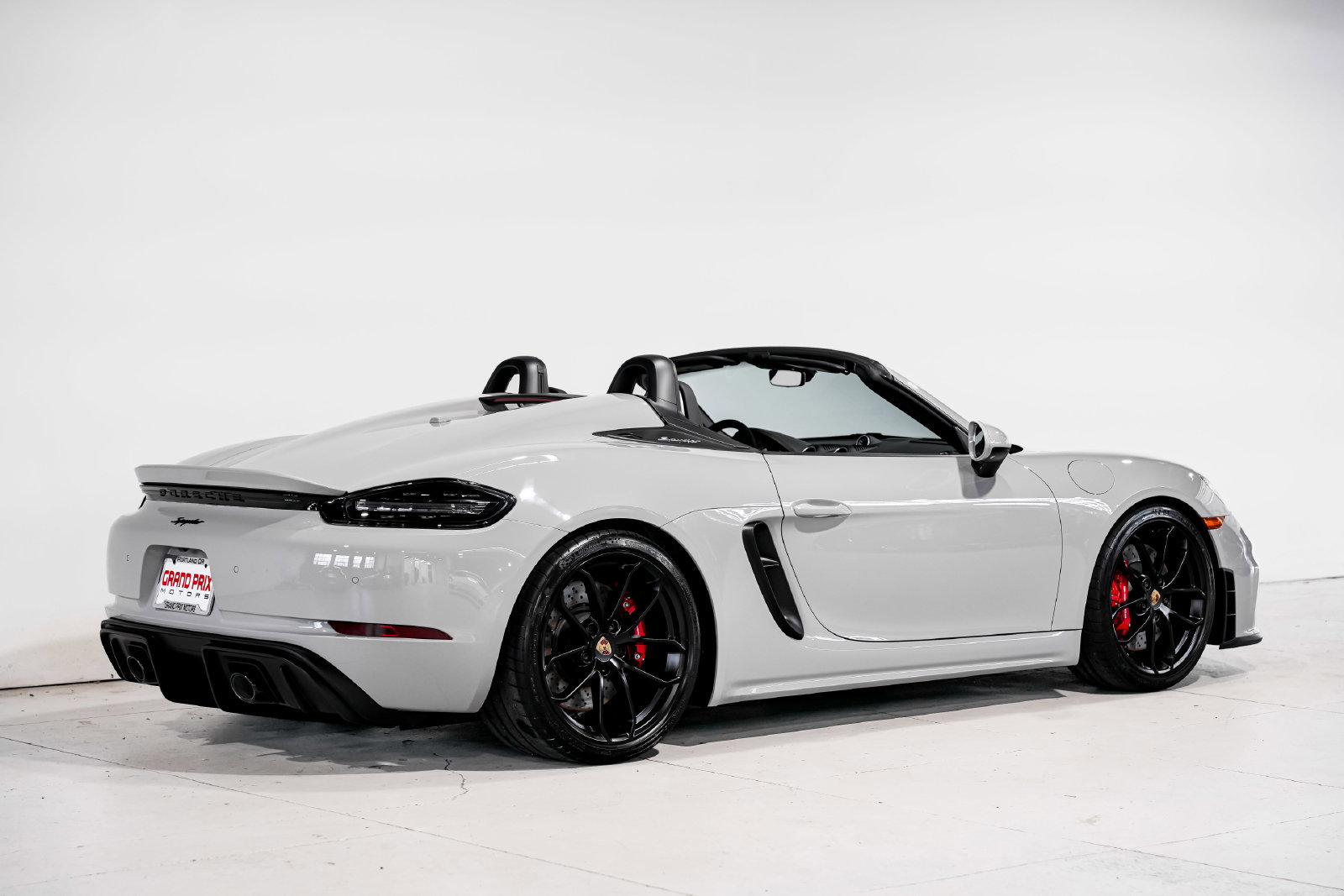 Used 2022 Porsche 718 Boxster Spyder RWD image 3
