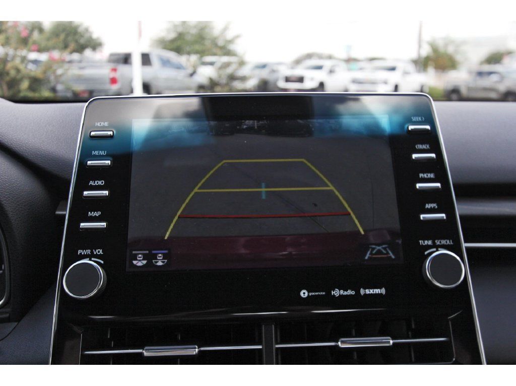 Used 2022 Toyota Avalon XLE FWD image 16