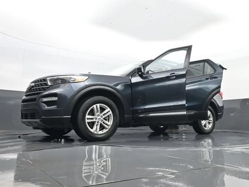 Used 2024 Ford Explorer XLT w/ Equipment Group 202A AWD/4WD image 34