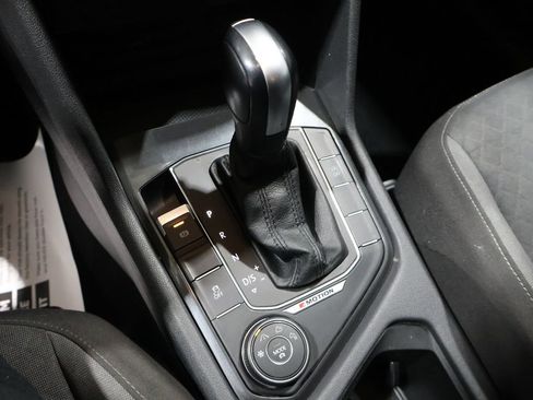 Used 2018 Volkswagen Tiguan S image 29