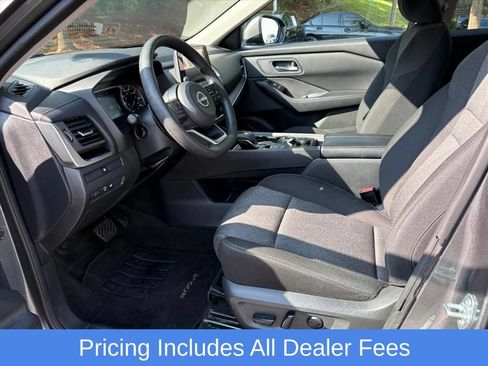 Used 2024 Nissan Rogue SV AWD/4WD image 16
