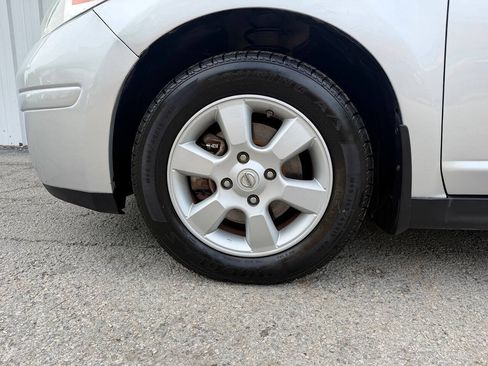 Used 2009 Nissan Versa Hatchback w/ Convenience Pkg FWD image 31