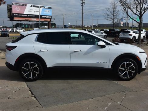 Used 2026 Chevrolet Equinox EV LT image 4