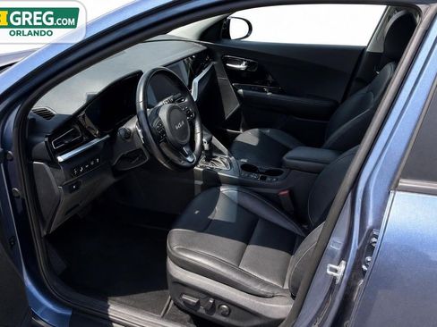 Used 2022 Kia Niro EX Premium FWD image 10