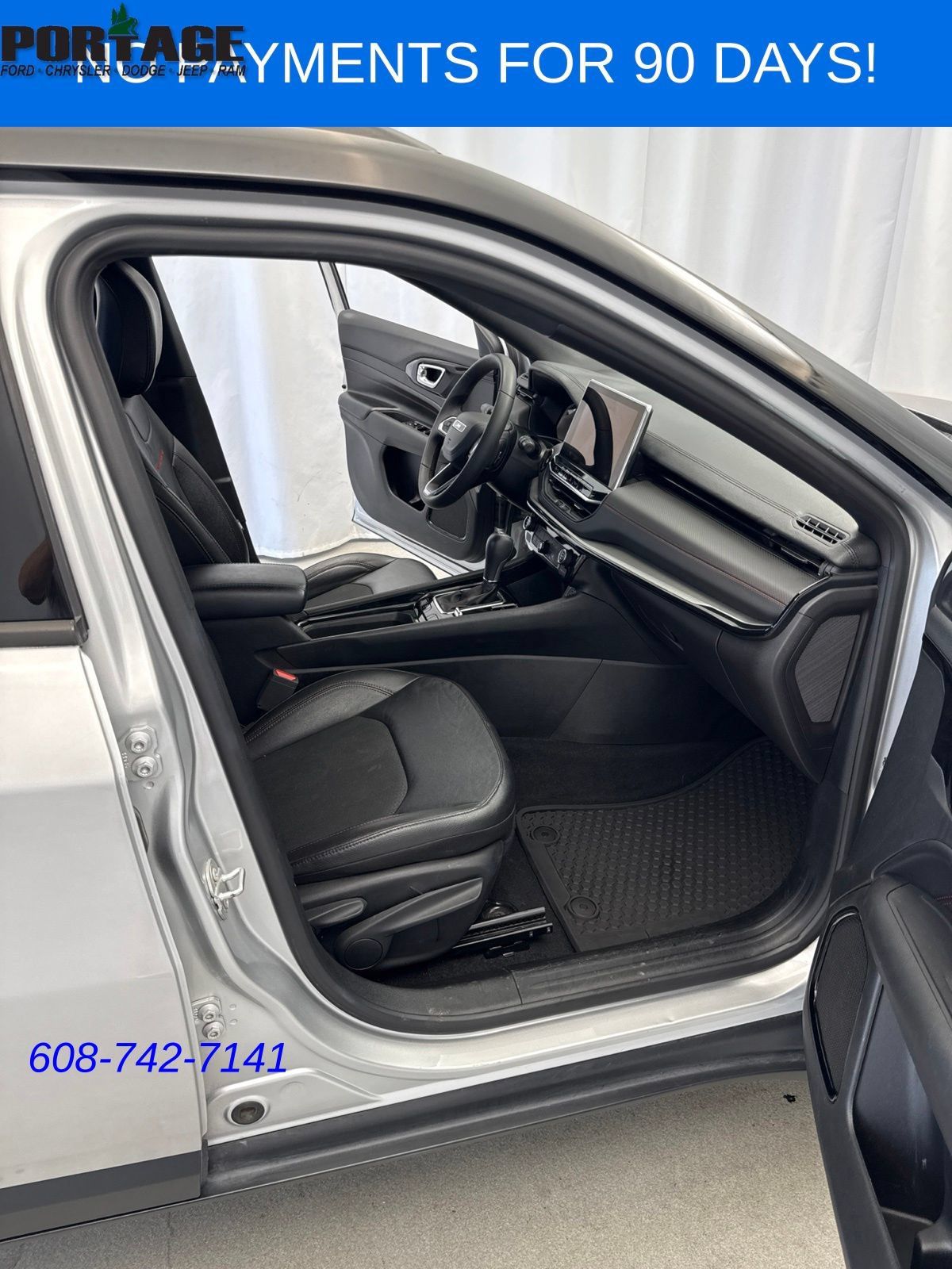 Used 2025 Jeep Compass Trailhawk AWD/4WD image 25