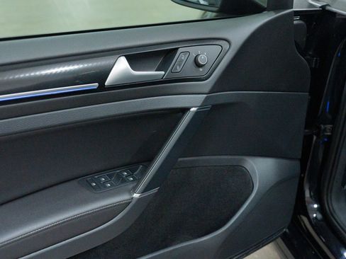 Used 2016 Volkswagen Golf 4-Door image 13