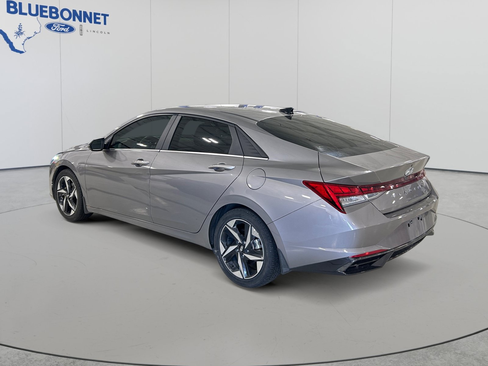Used 2022 Hyundai Elantra SEL w/ Convenience + Premium Package FWD image 7