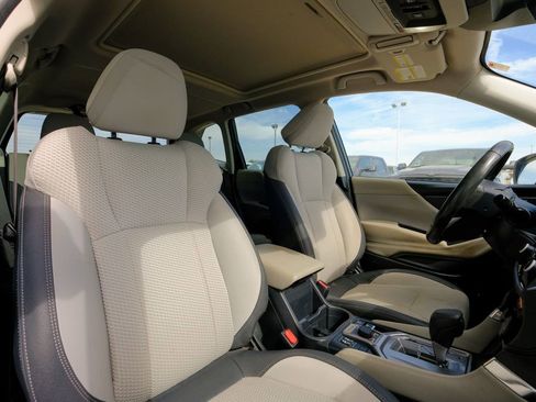 Used 2024 Subaru Forester Premium image 17