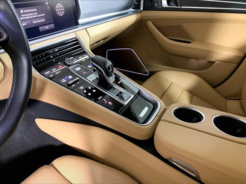 Used 2023 Porsche Panamera 4 Platinum Edition AWD/4WD image 15