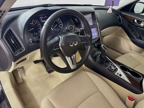 Used 2018 INFINITI Q50 Luxe w/ Essential Package (3.0T Luxe) RWD image 10