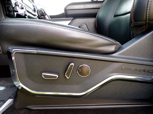 Used 2021 Ford F150 Lariat image 31