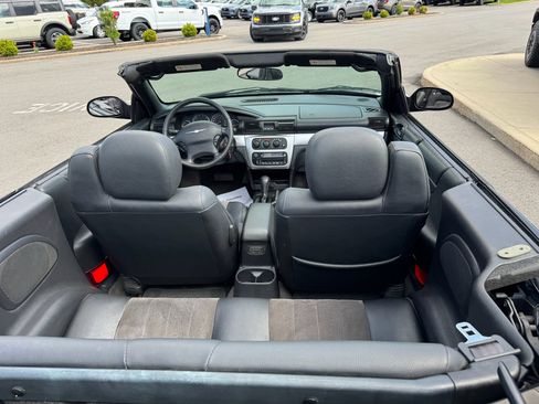 Used 2006 Chrysler Sebring Touring FWD image 13