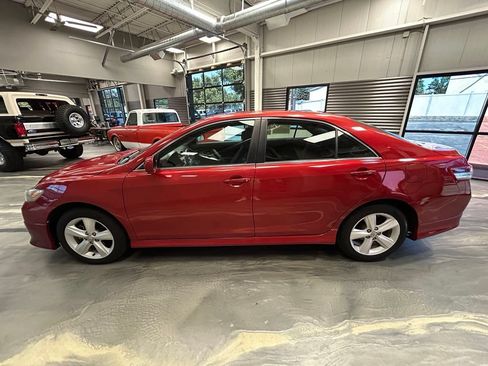 Used 2011 Toyota Camry SE w/ Fleet Convenience Pkg FWD image 30