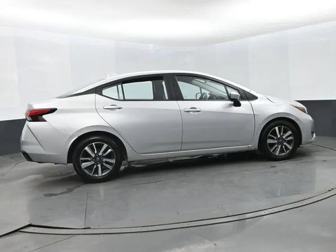 Used 2025 Nissan Versa SV FWD image 4