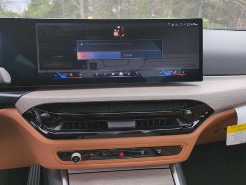 Used 2025 BMW 330i xDrive Sedan w/ Convenience Package image 29