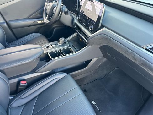 Used 2025 Lexus TX 500h AWD image 18