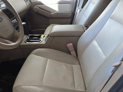 Used 2008 Ford Explorer Sport Trac Limited image 21