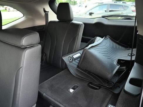 Used 2025 Acura MDX SH-AWD image 26