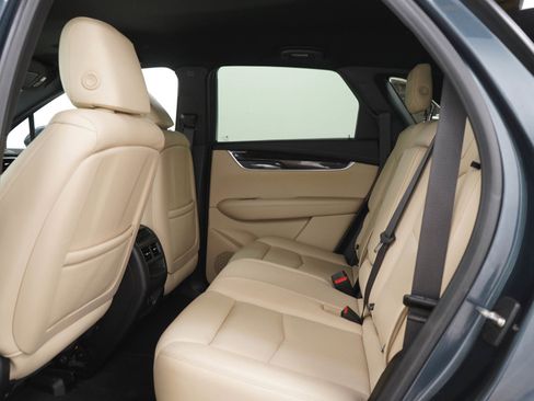 Used 2019 Cadillac XT5 AWD image 16
