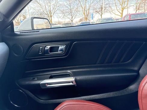 Used 2016 Ford Mustang Premium image 26