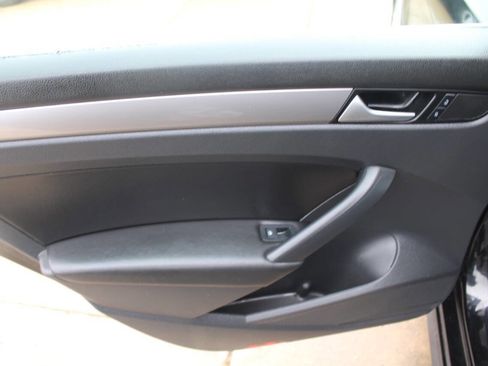 Used 2015 Volkswagen Passat 1.8T Limited Edition image 15