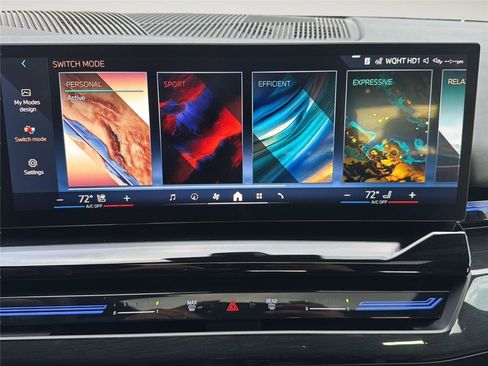 Used 2025 BMW 530i xDrive w/ Premium Package image 30