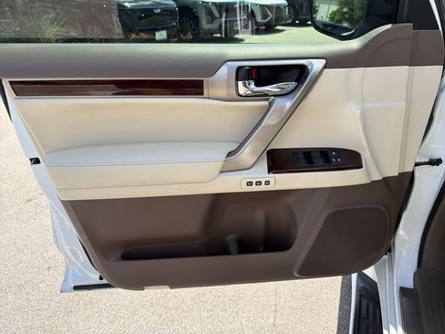 Used 2017 Lexus GX 460 Premium AWD/4WD image 18