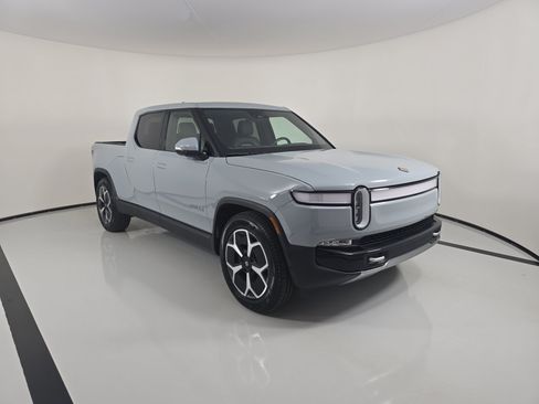 Used 2024 Rivian R1T Adventure Dual AWD/4WD image 7