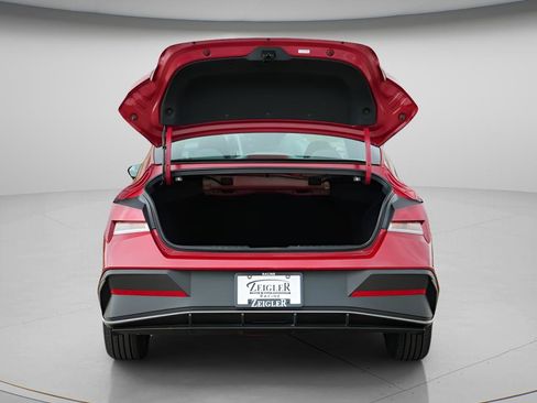 Certified 2025 Hyundai Elantra Sport FWD image 10