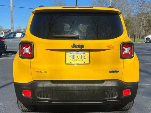 Used 2015 Jeep Renegade Latitude w/ Popular Equipment Group AWD/4WD image 6