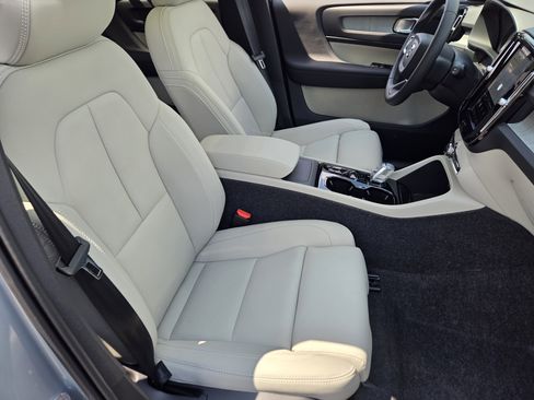 New 2026 Volvo XC40 B5 Plus w/ Protection Package Premier image 16