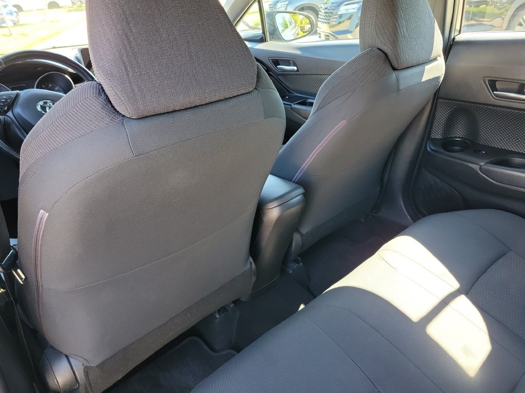 Used 2018 Toyota C-HR XLE FWD image 11