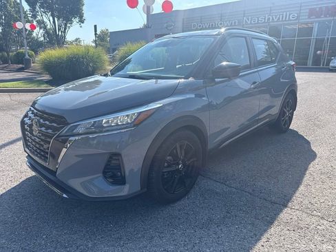 Used 2021 Nissan Kicks SR w/ SR Premium Package FWD image 8